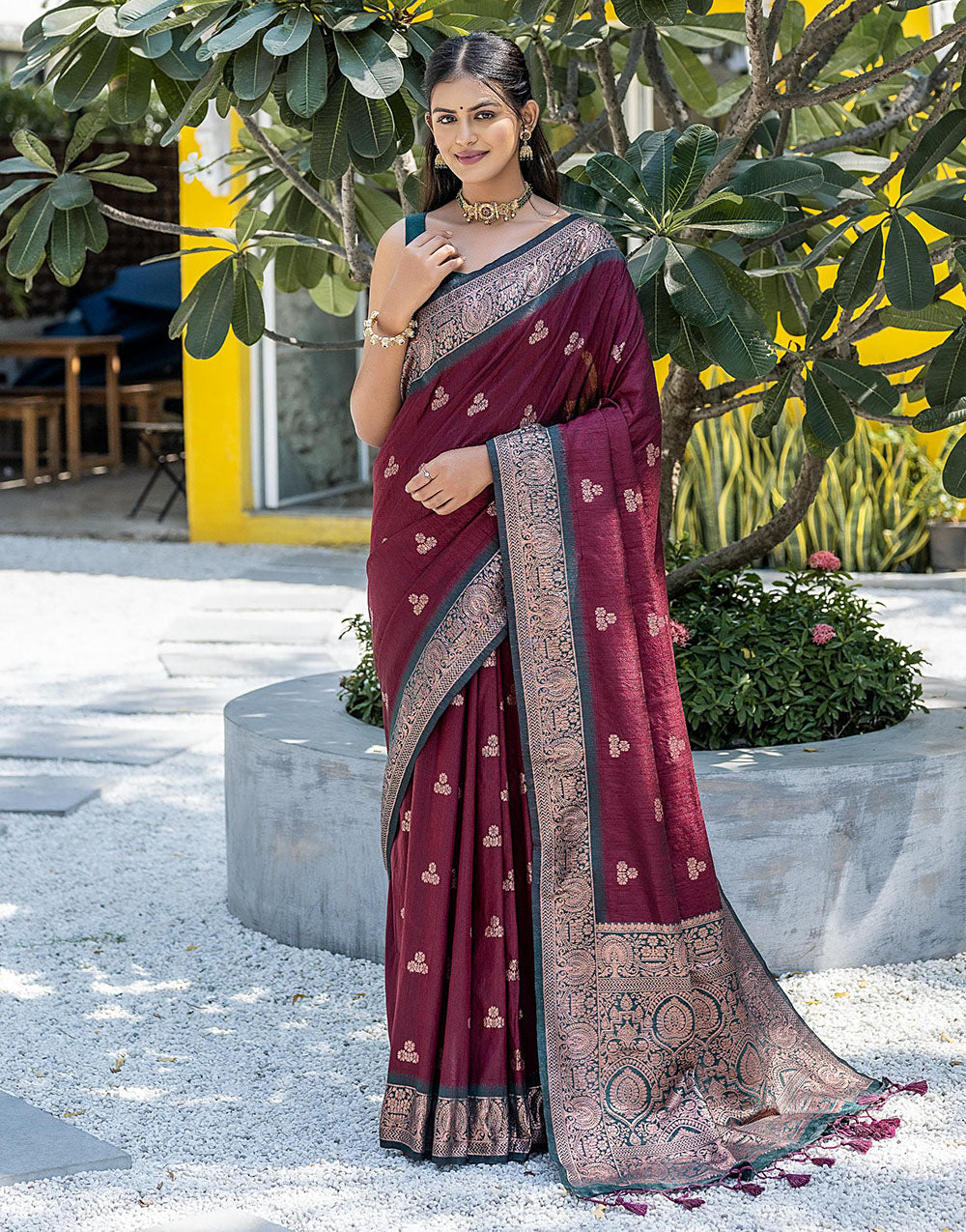 Dark Maroon Floral Butti Banarasi Silk Saree With Zari Weaving Work