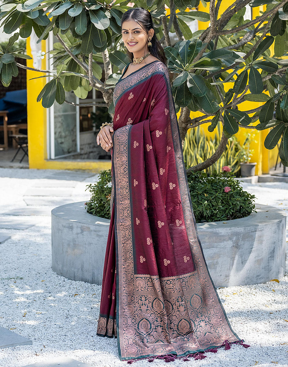 Dark Maroon Floral Butti Banarasi Silk Saree With Zari Weaving Work