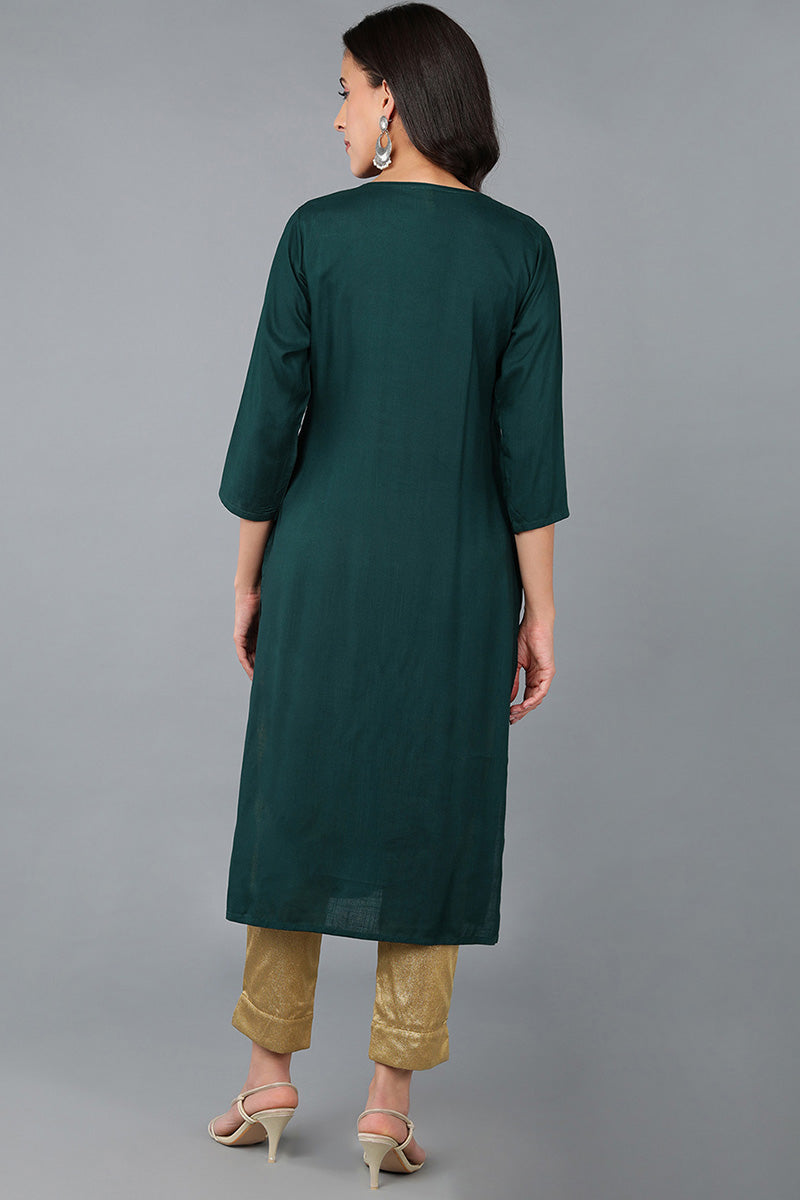 Green Cotton Blend Solid Embroidered Straight Kurta VCK8908