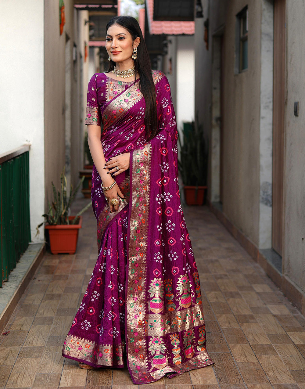 Dark Magenta Bandhani Saree With Weaving Border