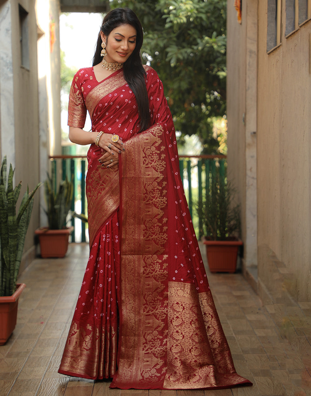 Maroon Dola Silk Saree With Zari Weaving Work