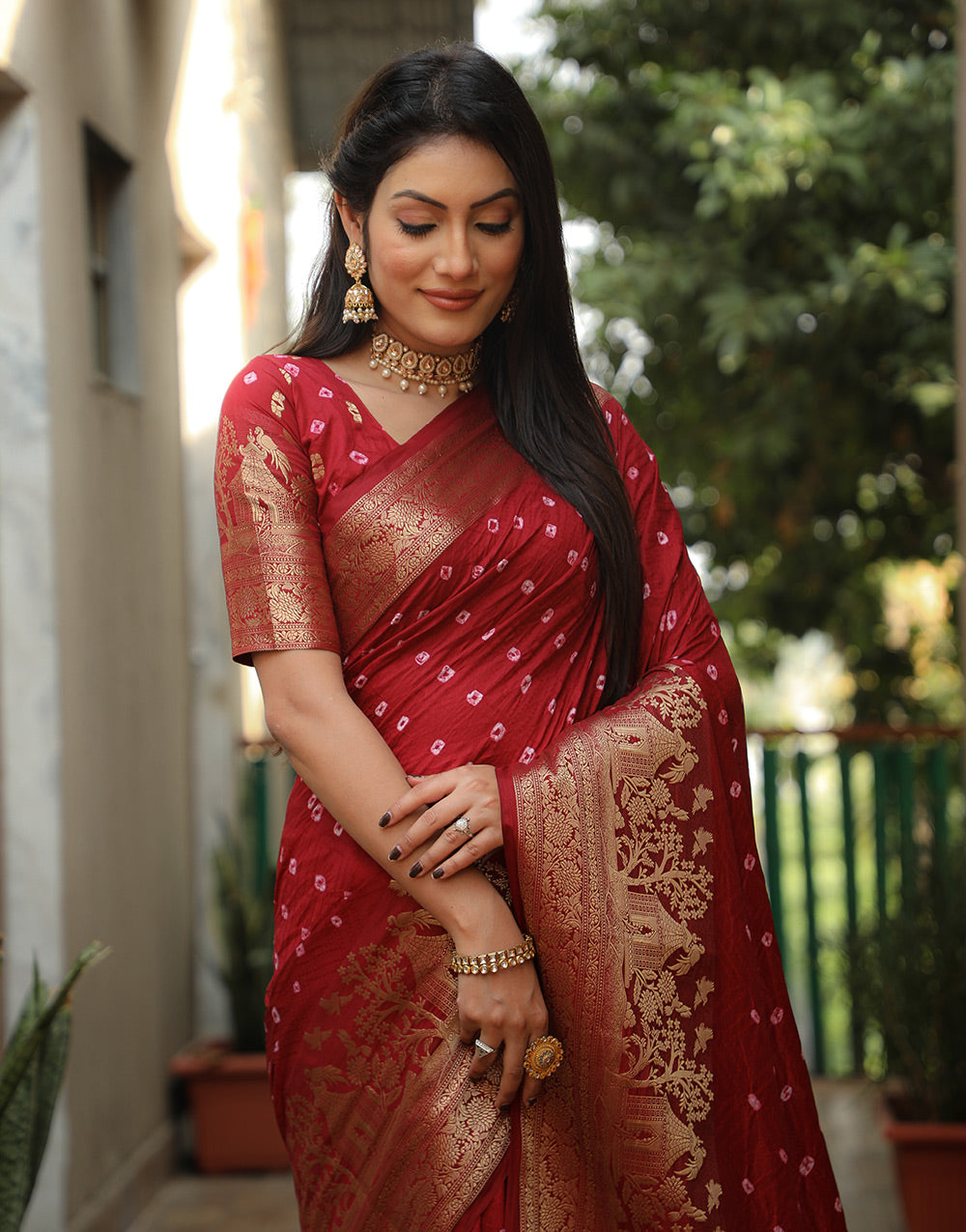 Maroon Dola Silk Saree With Zari Weaving Work