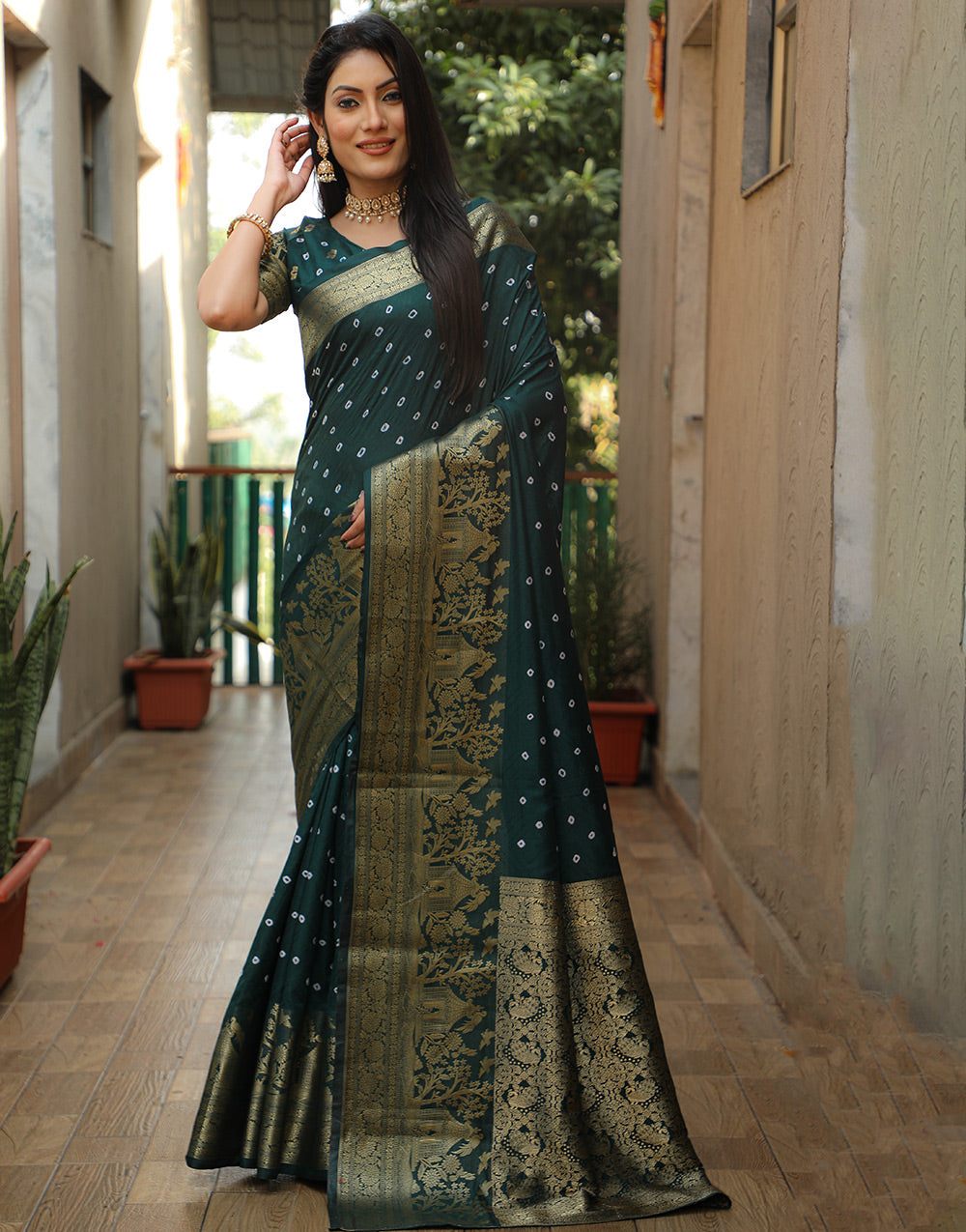 Dark Green Silk Saree With Zari Weaving Work