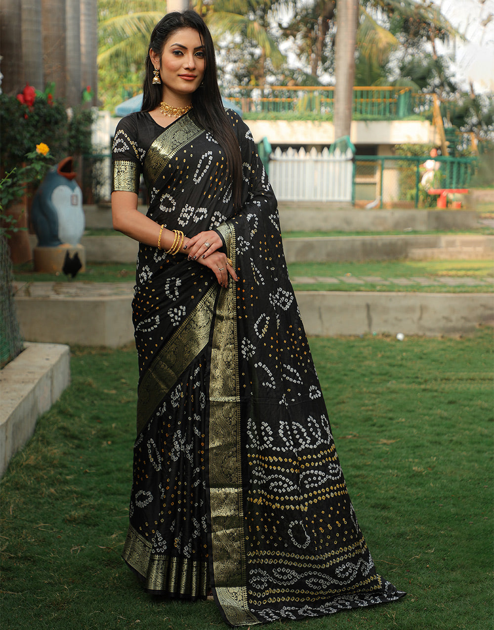 Black Bandhej Silk Saree With Weaving Work