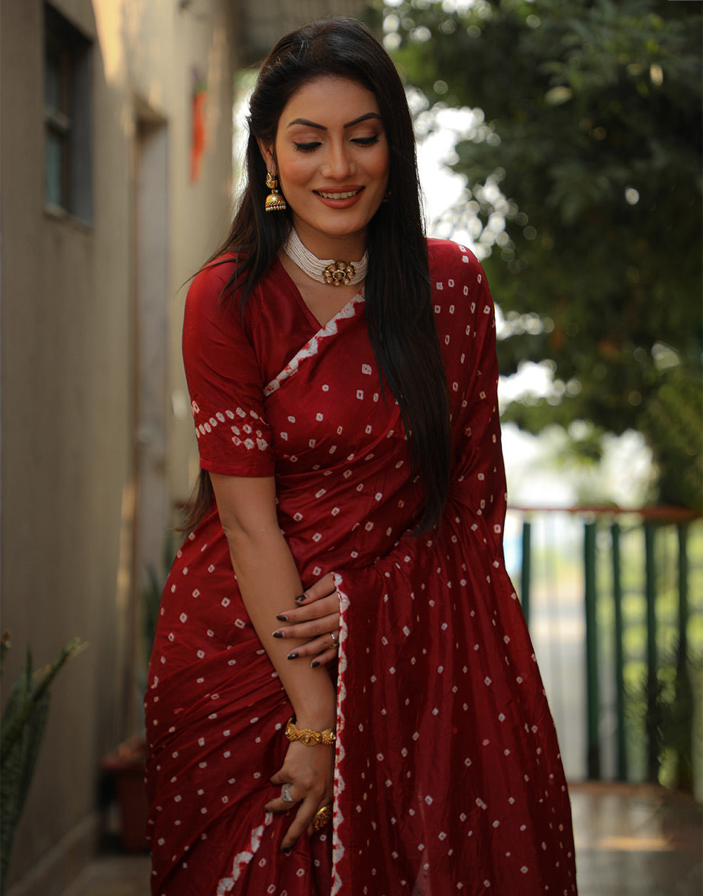 Deep Maroon Bandhani Saree With Zari Weaving Work