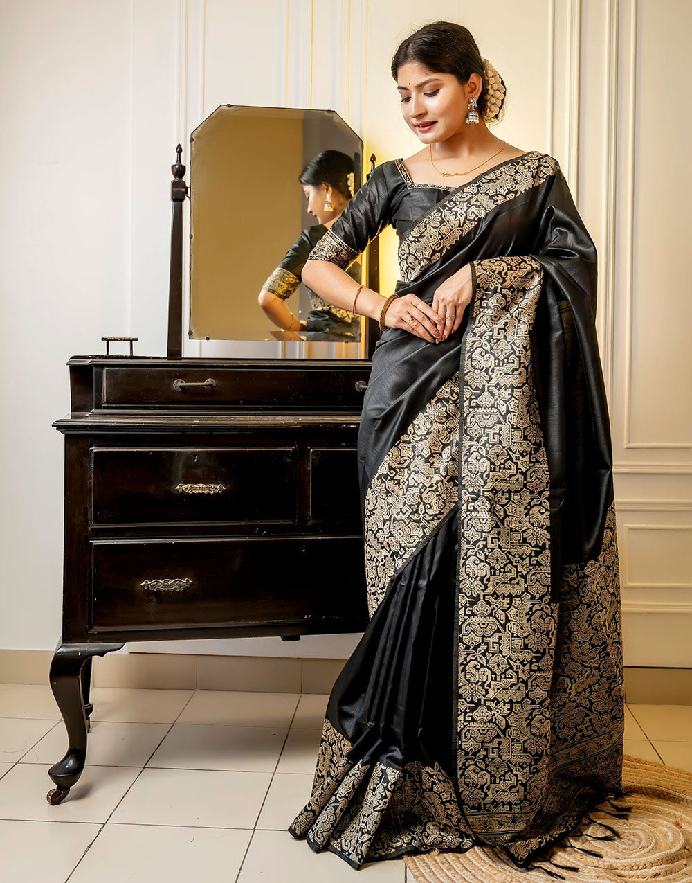 Black Handloom Raw Silk Saree With Weaving Work