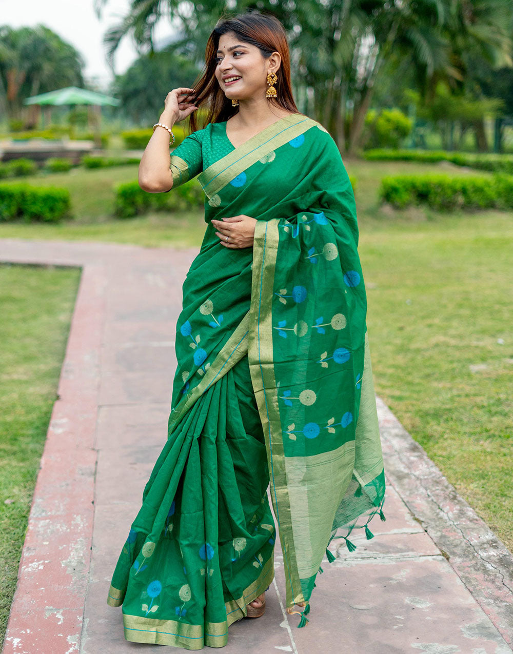 Green Linen Silk Saree With Zari Weaving Work