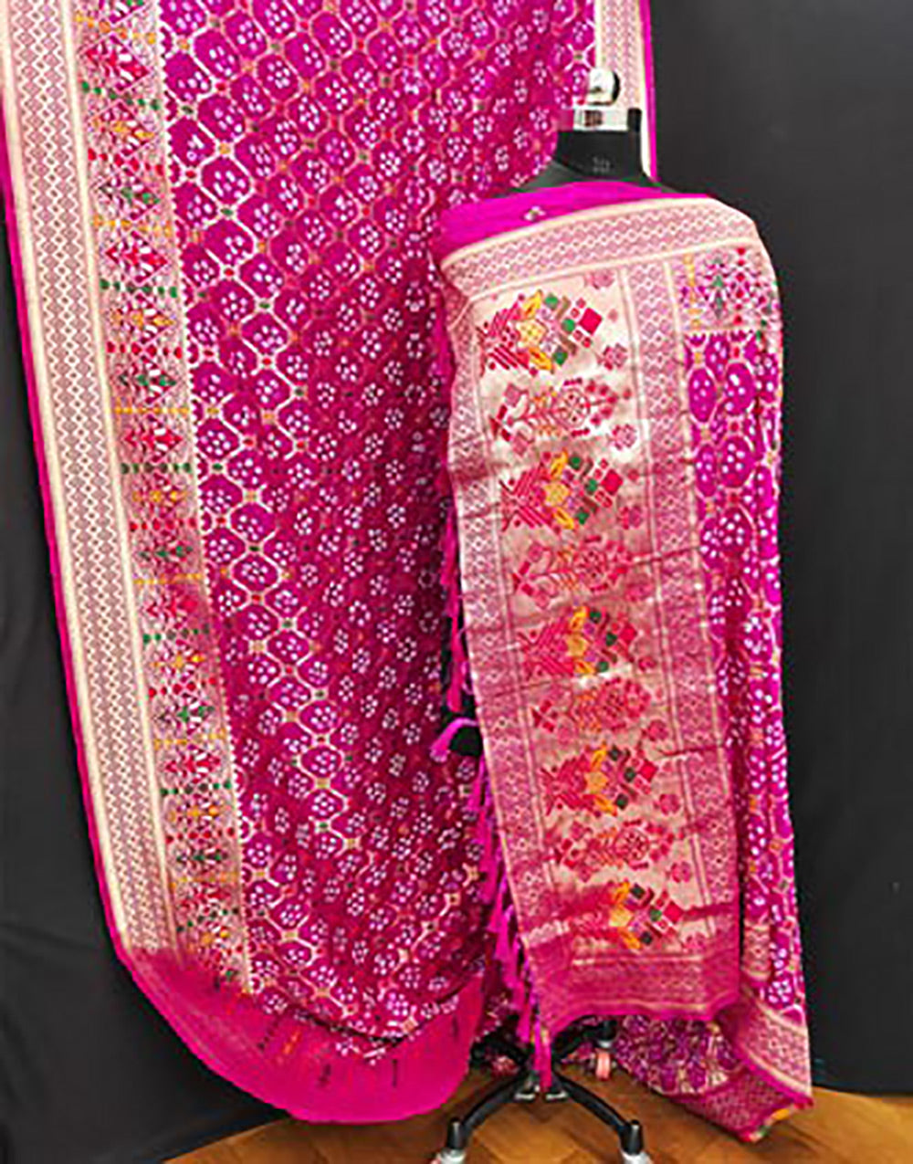 Dark Pink Bandhani Silk Saree With Zari Weaving Work