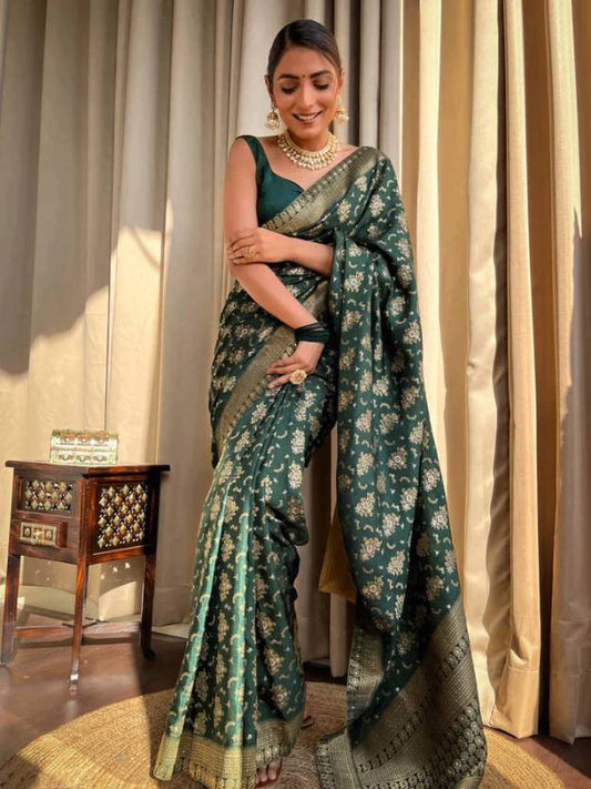 Self Design Kanjivaram Silk Blend Saree  (Green)