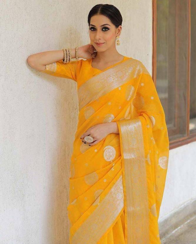 Floral Print Kanjivaram Jacquard, Silk Blend Saree  (Yellow)